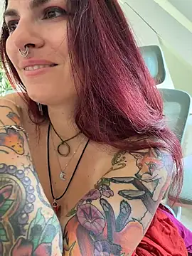 LunaMoongirl webcam