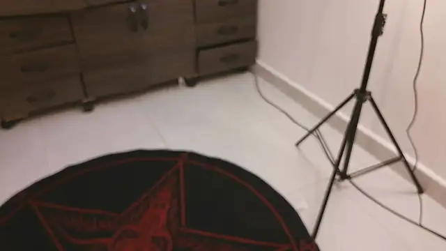 selene_red_ webcam