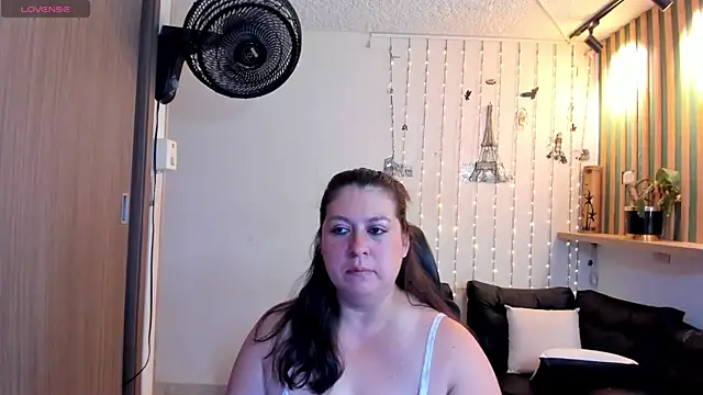 lorena_prg7 live cam on StripChat