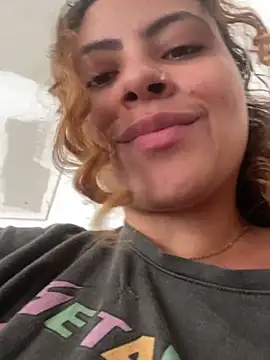 Chloe_Leaozinho webcam