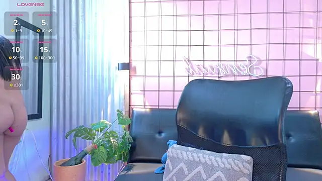 mensia_hernandz webcam