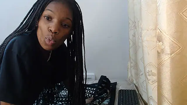 petitebarbie_05 - PetiteBarbie_05's free webcam - UK Sex Cams