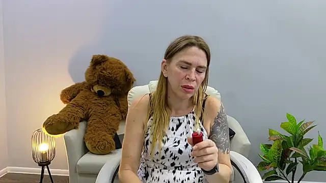 TessaDaybreak webcam