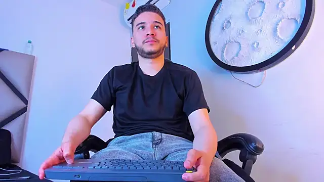 mike_257 webcam