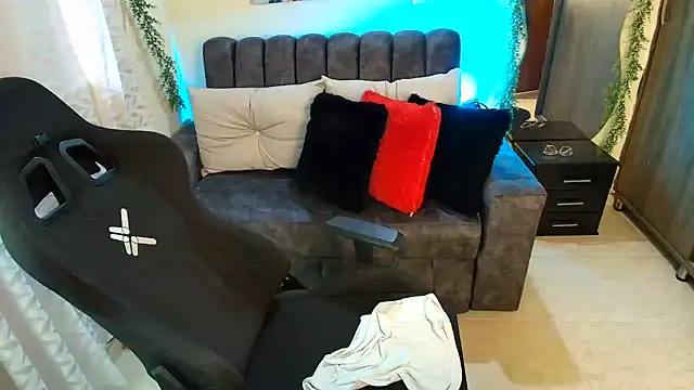 LUCYMILF_SEXY webcam