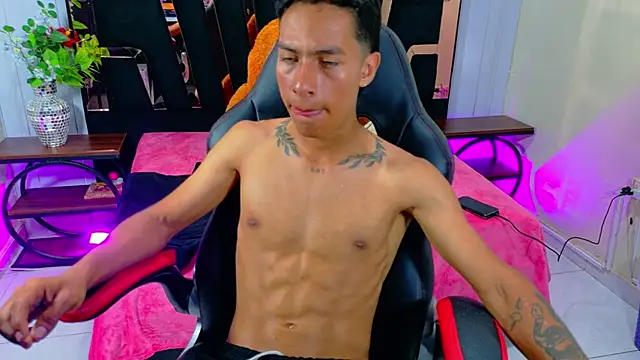 Lil_Brownn webcam