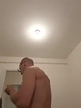 wedge75 - Wedge75's free webcam - UK Sex Cams