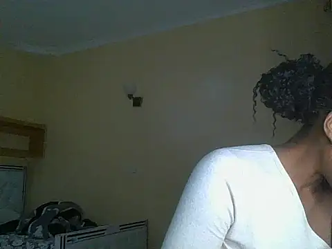 Mariana_150 live cam on StripChat