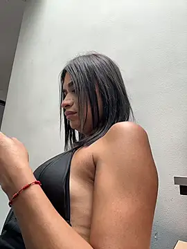 Silvanna-Casstro Live Webcam on Stripchat