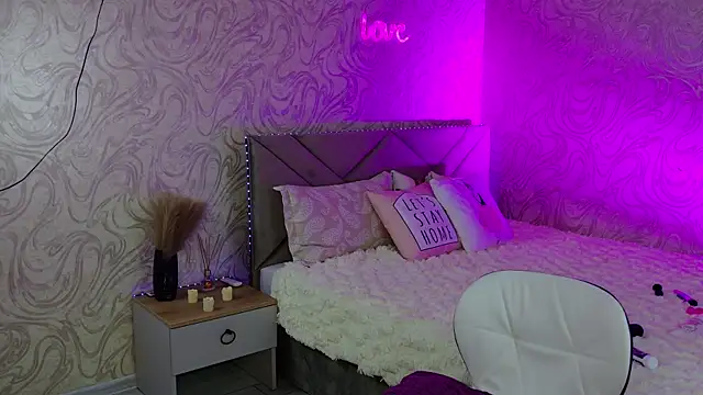 MilaaSweety live cam on StripChat