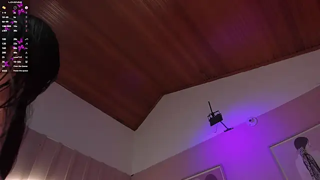 elodie_walker live cam on StripChat
