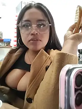 Mia_Risky-1 webcam