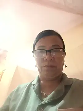 Chilly-wet live cam on StripChat