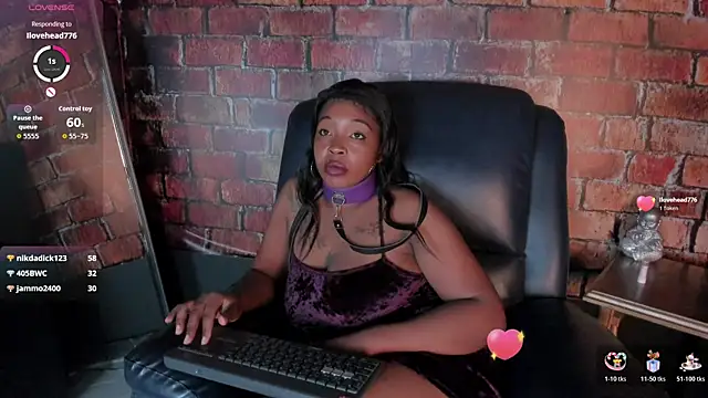 Charlotte__Brown_ live cam on StripChat
