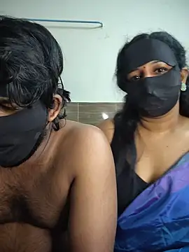 Fantacycouples live cam on StripChat