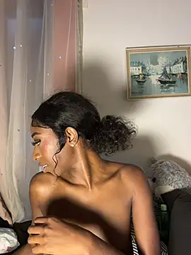 Nina_Velveta