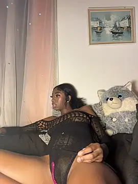 Nina_Velveta