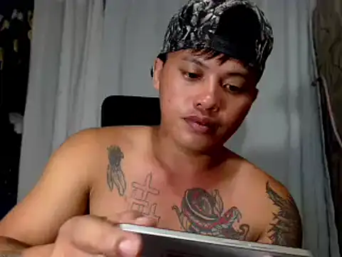 urhot_fucker999 live cam on StripChat