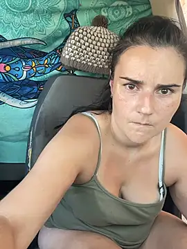 naira_dan (G milf) - Naira se masturba