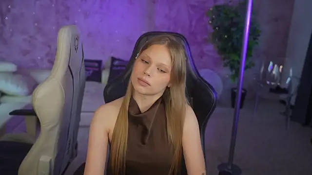 Selena_Glow live cam