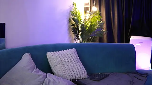 Aisha_Bee live sex cam