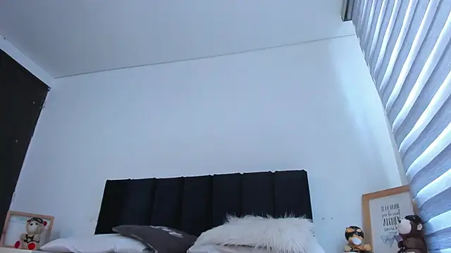 melanie_roux__ live webcam