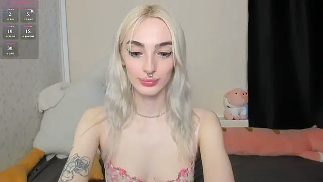 succubantra live cam on StripChat