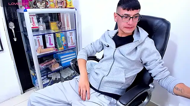 Alexx_bigcockk webcam