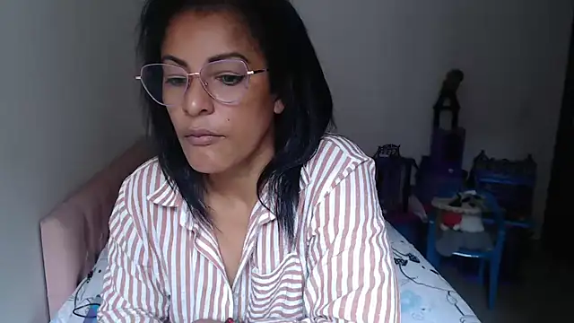 kateleyagrey live cam on StripChat