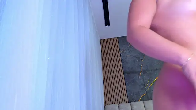 mia_scot webcam