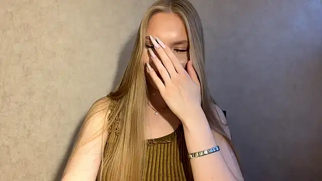 CarolineNine webcam