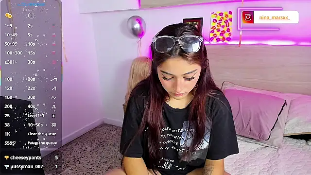 Nina-Mars live cam on StripChat