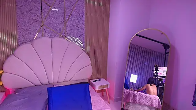 aisha_sh webcam
