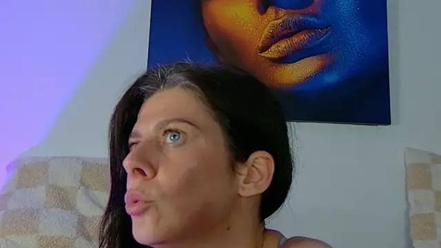 anne_blueeyes - Anne_Blueeyes's free webcam - UK Sex Cams