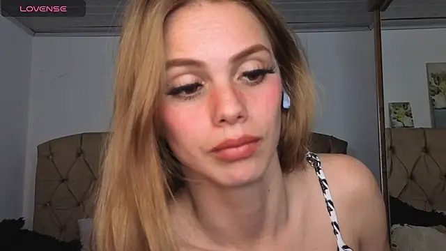 emma_wockll_t webcam