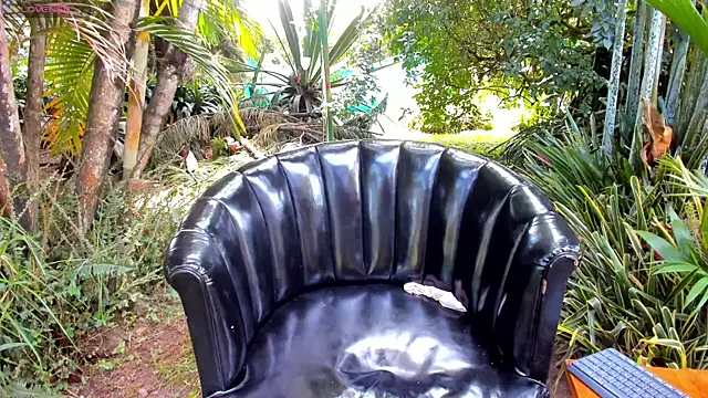 Lunaluxe1001 webcam