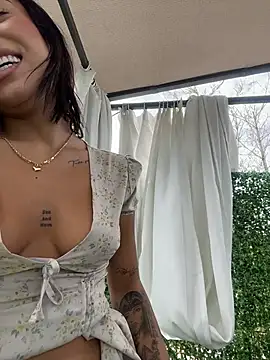 MystiqueXXX webcam