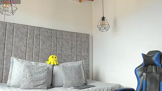 Calvin_Hunter webcam