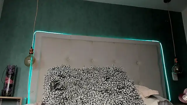mia_gomez7 live cam on StripChat