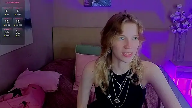 Emily_Cartex live cam on StripChat
