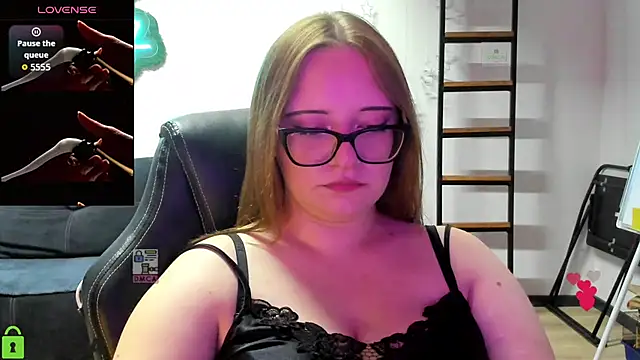 JuliNy_x webcam