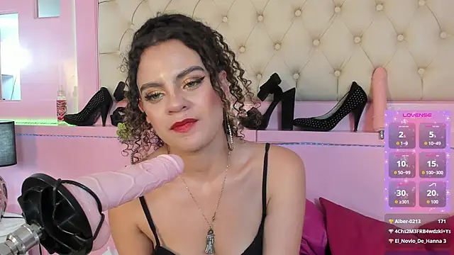 MeganGlowX webcam