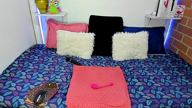 rukminilatin webcam