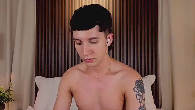 JacoboSwam live cam on StripChat