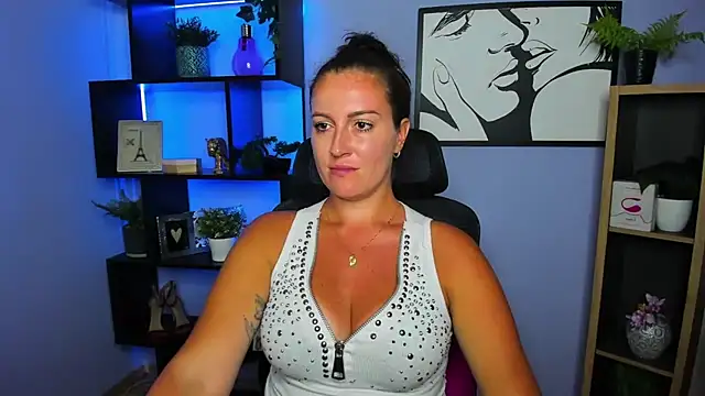 FUN_AMI live cam on StripChat
