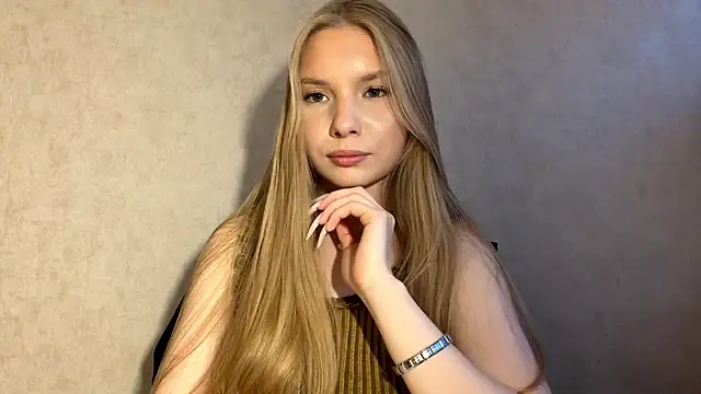 CarolineNine webcam