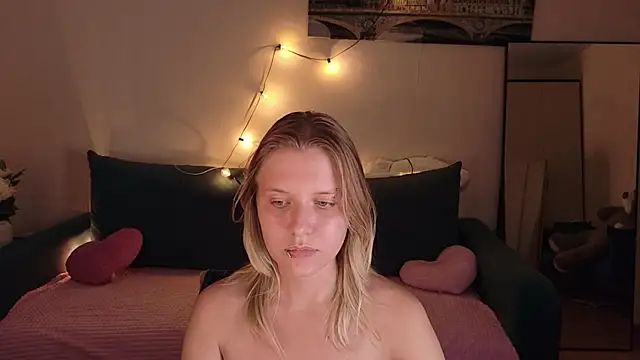 Viki_Charm webcam