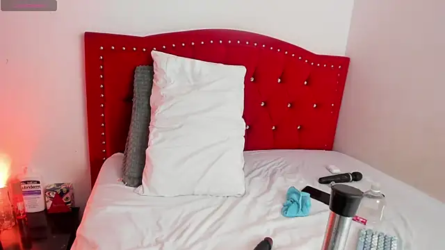 nicolette_rock - Nicolette_rock's free webcam - UK Sex Cams