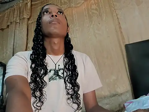 chaira_1x1 webcam