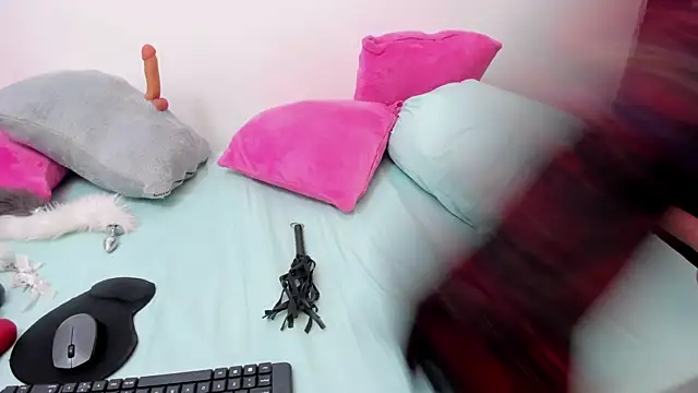 charlotte-11 webcam